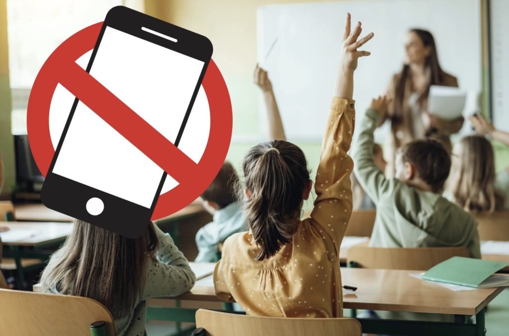 Is Banning Cellphones in Schools a Bad Idea? By Howard Bloom Is Banning Cellphones in Schools a Bad Idea? By Howard Bloom